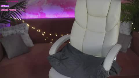  Kristina Kris  online show from April 2026 01:19:01 PM