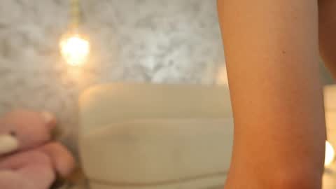 Snapshot of silviavanda chatting on May 2026 06:30:01 AM Silvia online show from May 2026 06:30:01 AM