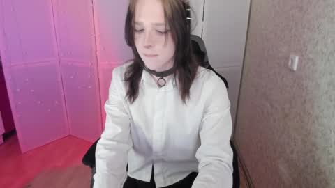 Snapshot of simochka_ chatting on May 2026 12:57:02 PM Simochka online show from May 2026 12:57:02 PM