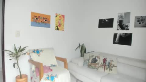 Snapshot of simone_4201 chatting on December 2024 07:54:02 PM Sim. online show from December 2024 07:54:02 PM