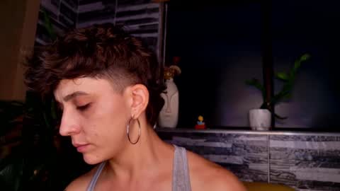 Snapshot of simone_4201 chatting on March 2025 11:24:02 PM Sim. online show from March 2025 11:24:02 PM