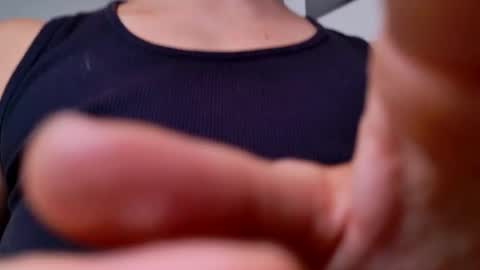 Snapshot of simone_4201 chatting on October 2025 09:03:02 PM Sim. online show from October 2025 09:03:02 PM