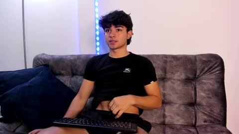  Simon  online show from December 2024 09:17:01 PM