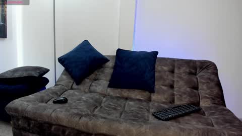  Simon  online show from February 2025 04:47:01 PM