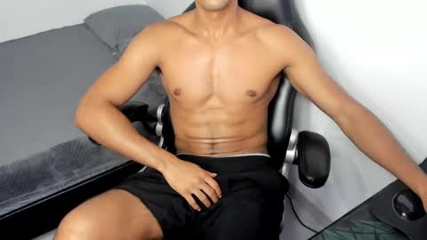 Snapshot of simple_guyy chatting on April 2026 03:31:02 AM Andrey online show from April 2026 03:31:02 AM