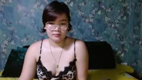 Snapshot of simply_niki chatting on October 2025 07:20:02 AM zia online show from October 2025 07:20:02 AM