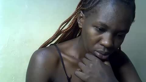 simplyloy33 online show from May 2026 05:49:01 AM