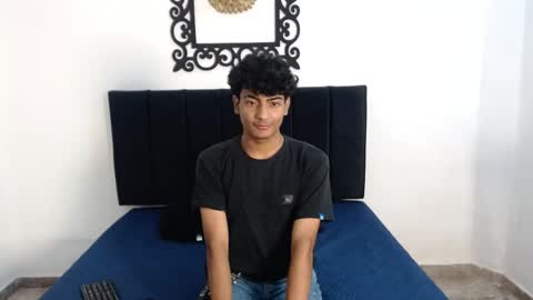 Snapshot of sinboy_ chatting on April 2026 11:09:01 AM online show from April 2026 11:09:01 AM