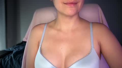 Sindra online show from September 2025 11:26:02 PM