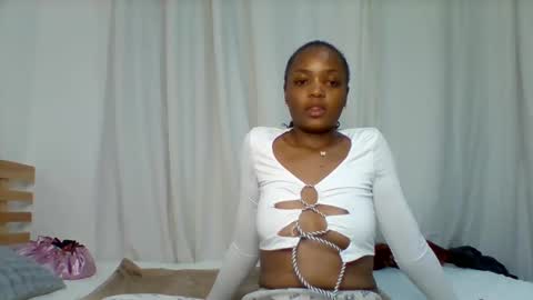 Snapshot of sinfulaura chatting on May 2026 09:01:02 PM Ebony Vixen online show from May 2026 09:01:02 PM