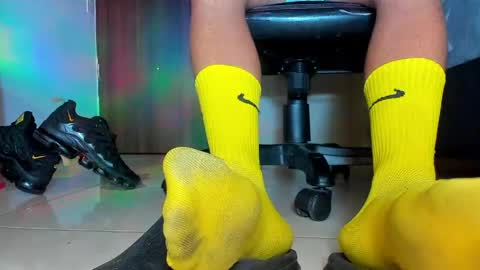 only foot                         worshipers here online show from April 2026 12:57:01 AM