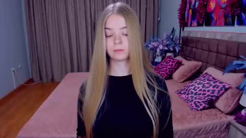 SirenaBloom online show from December 2025 06:20:02 AM