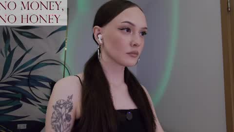 Goddess Sirena online show from June 2026 06:08:01 PM