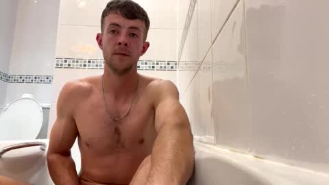 sixpackmac1 online show from September 2025 05:02:02 PM