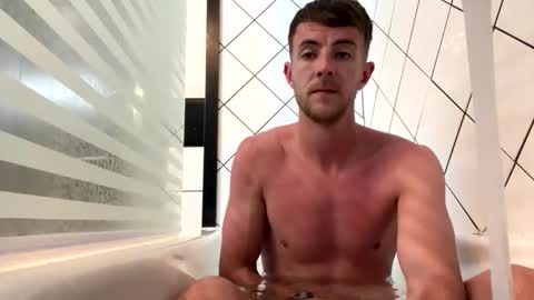 sixpackmac1 online show from November 2025 09:09:01 AM