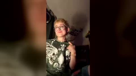 Snapshot of sk8rboi_twink chatting on June 2026 06:00:01 AM sk8rboi_twink online show from June 2026 06:00:01 AM