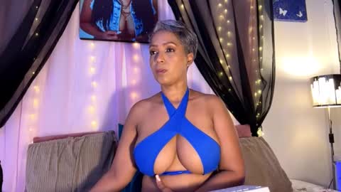 Skarlleth online show from November 2025 09:06:02 PM