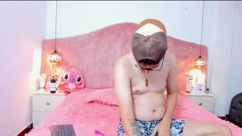 skarletruiz online show from November 2025 03:51:01 PM