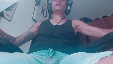 Snapshot of skateboy444 chatting on June 2026 05:37:01 AM king online show from June 2026 05:37:01 AM