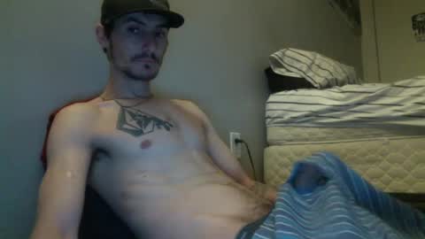 Snapshot of skaterpunk_1992 chatting on June 2026 07:33:02 AM skaterpunk_1992 online show from June 2026 07:33:02 AM