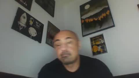 Snapshot of skinboys chatting on January 2025 08:43:02 AM skinboys online show from January 2025 08:43:02 AM