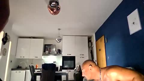 Snapshot of skinboys chatting on November 2025 09:10:01 AM skinboys online show from November 2025 09:10:01 AM