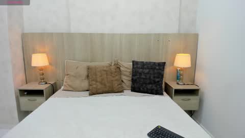 Emily Rojas online show from November 2025 07:30:02 PM