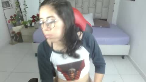 Snapshot of skinny_hot723 chatting on May 2026 07:04:01 PM Raelle online show from May 2026 07:04:01 PM