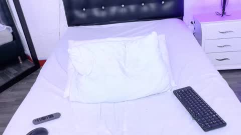 skinny_hottie18 online show from March 2025 02:23:02 PM