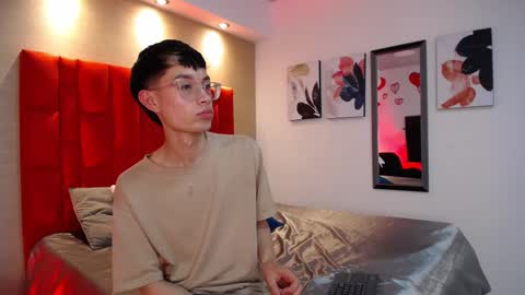 Snapshot of skinny_office chatting on March 2026 08:15:02 PM David online show from March 2026 08:15:02 PM