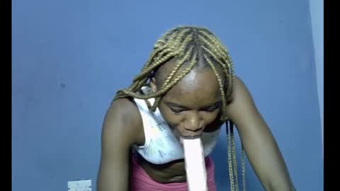 Snapshot of skinnybeauty1 chatting on March 2026 06:31:01 PM Linda independent model online show from March 2026 06:31:01 PM