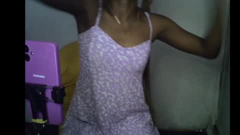 Snapshot of skinnybeauty1 chatting on April 2026 03:17:01 AM Linda independent model online show from April 2026 03:17:01 AM
