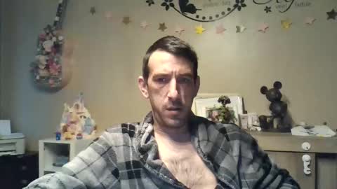 Snapshot of skinnybigcock2 chatting on May 2026 04:29:01 AM SkinnyBigCock2 online show from May 2026 04:29:01 AM