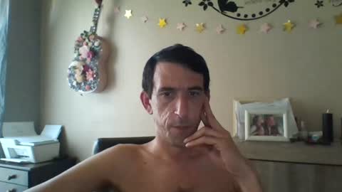 Snapshot of skinnybigcock2 chatting on June 2026 02:37:02 PM SkinnyBigCock2 online show from June 2026 02:37:02 PM