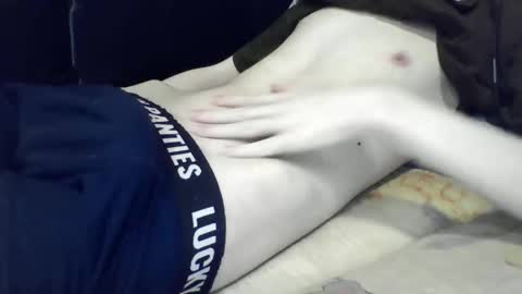 skinnycuteb0y online show from May 2026 03:15:01 AM
