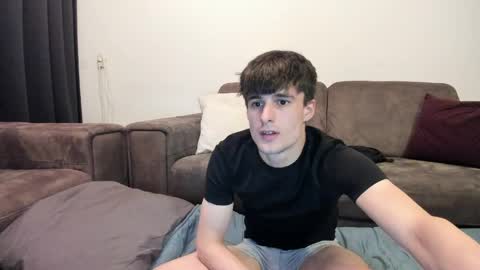 skinnyguywithbigd online show from April 2026 11:44:01 PM