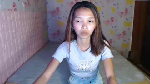 Snapshot of skinnyirisbunny chatting on October 2025 10:03:01 AM skinnyirisbunny online show from October 2025 10:03:01 AM