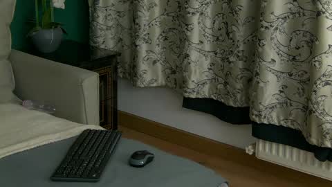 Snapshot of skinnynatty chatting on May 2026 03:56:01 AM Natty online show from May 2026 03:56:01 AM