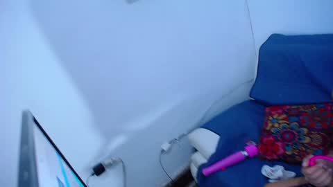 Snapshot of skinnyy_andtight chatting on December 2024 03:26:01 AM Alexa online show from December 2024 03:26:01 AM