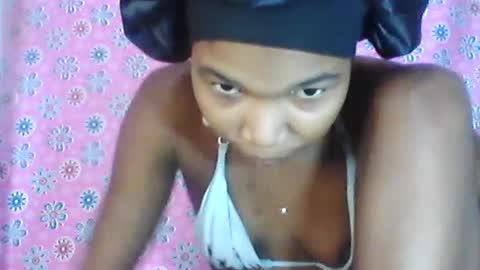 Snapshot of skinygirl2 chatting on June 2026 06:16:02 AM skinygirl2 online show from June 2026 06:16:02 AM