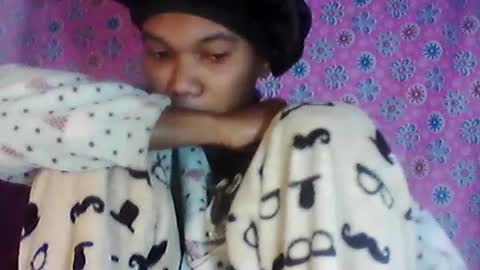 Snapshot of skinygirl2 chatting on June 2026 06:33:01 PM skinygirl2 online show from June 2026 06:33:01 PM