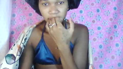 Snapshot of skinygirl2 chatting on June 2026 06:38:02 AM skinygirl2 online show from June 2026 06:38:02 AM