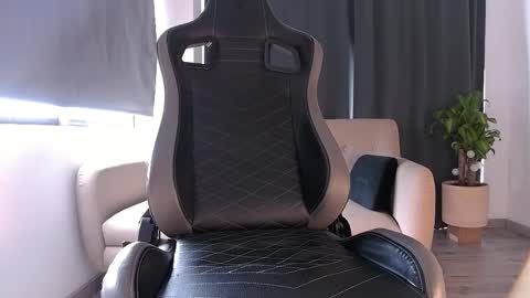 Liam Vokov online show from February 2026 04:47:01 PM