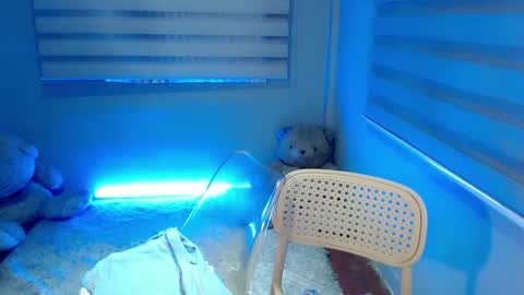 Snapshot of sky_fox_sweetxx chatting on January 2025 01:41:02 PM online show from January 2025 01:41:02 PM