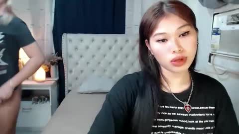 Snapshot of sky_fox_sweetxx chatting on January 2025 06:22:01 AM online show from January 2025 06:22:01 AM