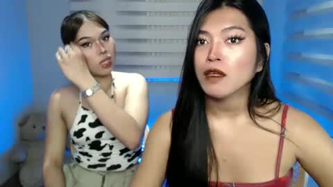 Snapshot of sky_fox_sweetxx chatting on February 2025 04:35:02 AM online show from February 2025 04:35:02 AM