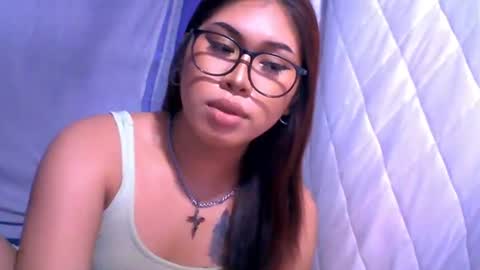 Snapshot of sky_fox_sweetxx chatting on October 2025 12:46:01 PM online show from October 2025 12:46:01 PM