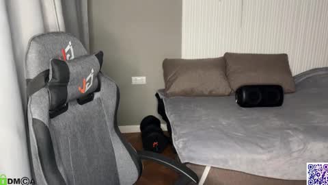 sky_hunter online show from October 2025 03:40:01 PM