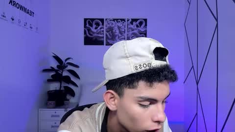 Daniel online show from November 2025 09:17:01 PM