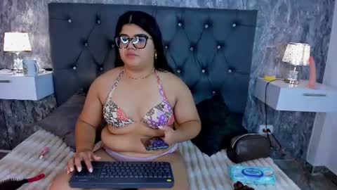 Snapshot of sky_white_ chatting on June 2026 12:02:01 PM sky_white_ online show from June 2026 12:02:01 PM